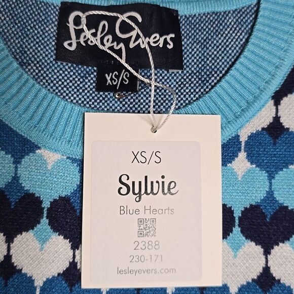877 NWT Lesley Evers Sylvie Heart Sweater Blue Geometric Heart Knit XS/S - Picture 5 of 5